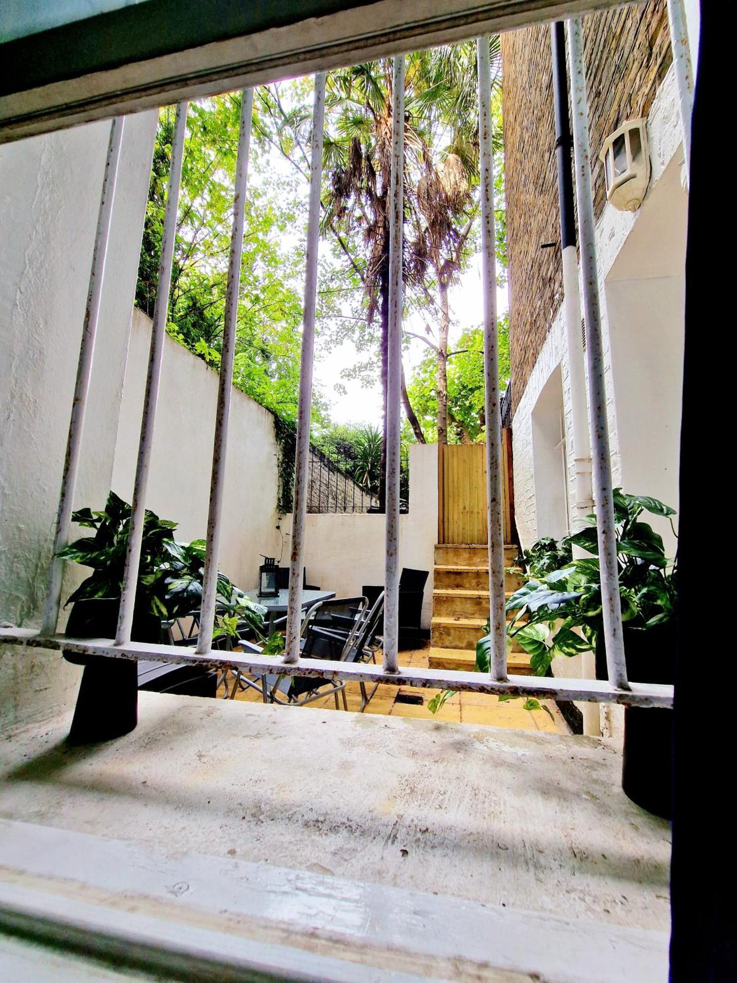 Spacious & Cosy 2 Bedroom Home Plus 2 Sofa-Beds With Private Entrance And Back Patio, 3 Min Walk To Earl'S Court Station Лондон Экстерьер фото