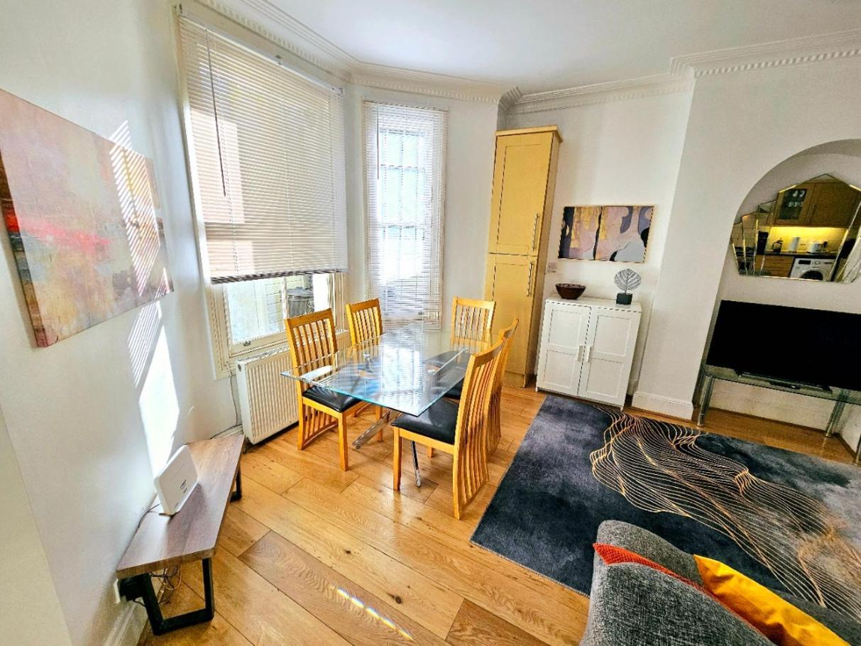 Spacious & Cosy 2 Bedroom Home Plus 2 Sofa-Beds With Private Entrance And Back Patio, 3 Min Walk To Earl'S Court Station Лондон Экстерьер фото