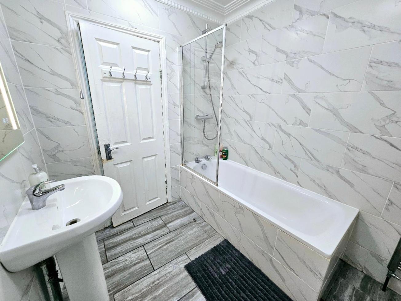Spacious & Cosy 2 Bedroom Home Plus 2 Sofa-Beds With Private Entrance And Back Patio, 3 Min Walk To Earl'S Court Station Лондон Экстерьер фото
